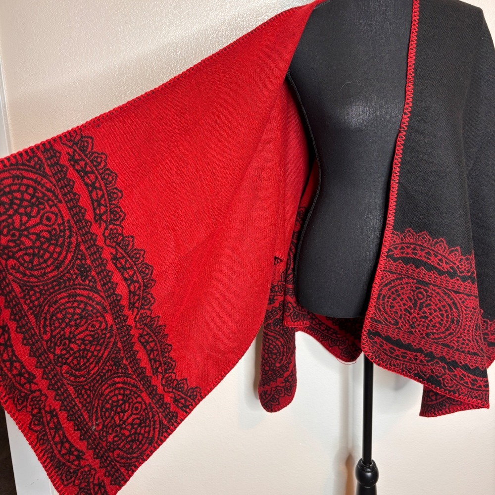 Chicos Reversible Ruana Fringe Cape‎ Shawl Black Red One Size - Picture 2 of 5